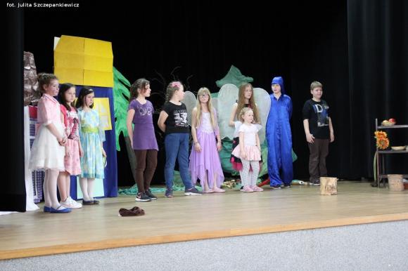 Bajkowa premiera i rozdanie nagród laureatom konkursu plastycznego w Krośniewicach