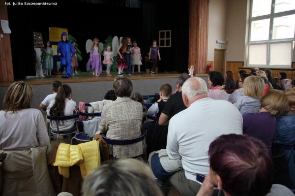 Bajkowa premiera i rozdanie nagród laureatom konkursu plastycznego w Krośniewicach