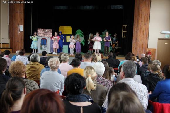 Bajkowa premiera i rozdanie nagród laureatom konkursu plastycznego w Krośniewicach
