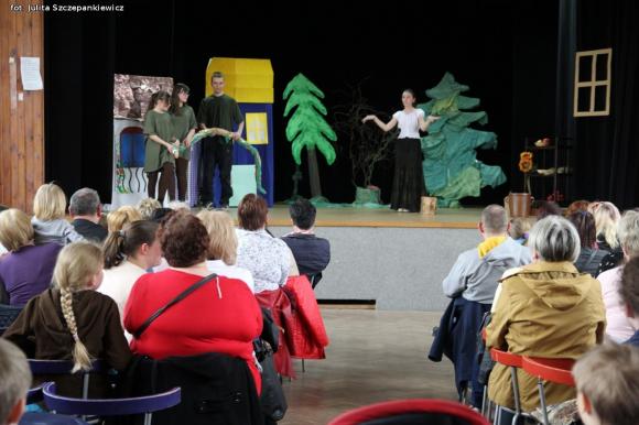 Bajkowa premiera i rozdanie nagród laureatom konkursu plastycznego w Krośniewicach