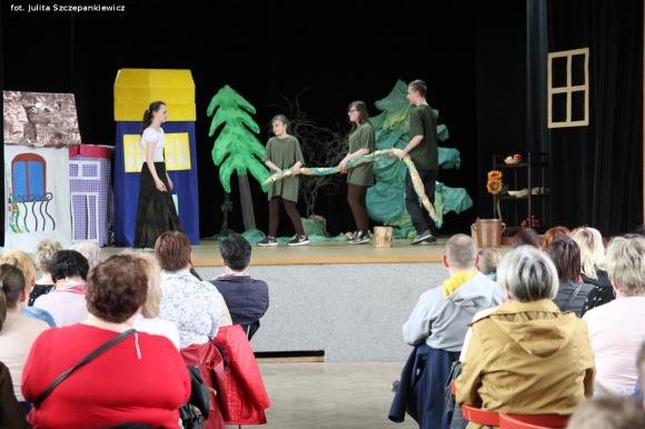 Bajkowa premiera i rozdanie nagród laureatom konkursu plastycznego w Krośniewicach