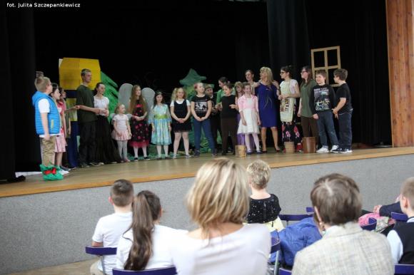 Bajkowa premiera i rozdanie nagród laureatom konkursu plastycznego w Krośniewicach