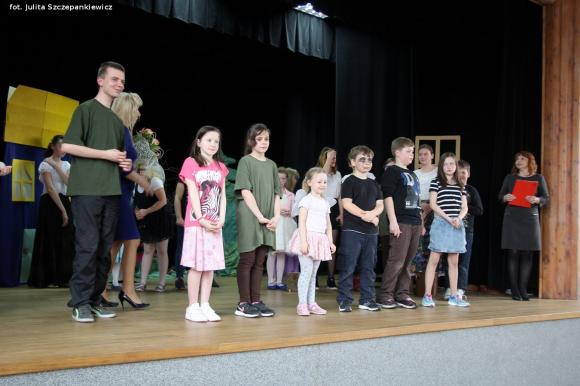 Bajkowa premiera i rozdanie nagród laureatom konkursu plastycznego w Krośniewicach