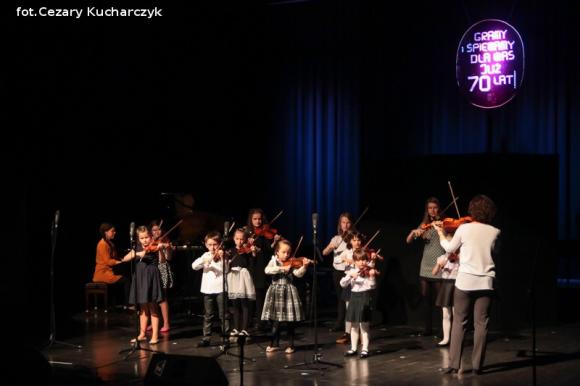 Grają i śpiewają już 70 lat. Sto lat kutnowskiej Szkole Muzycznej!