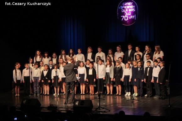 Grają i śpiewają już 70 lat. Sto lat kutnowskiej Szkole Muzycznej!
