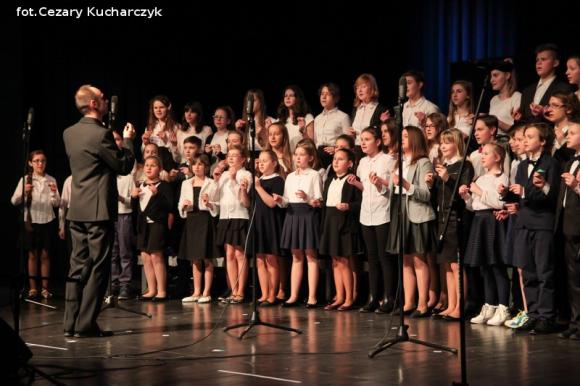 Grają i śpiewają już 70 lat. Sto lat kutnowskiej Szkole Muzycznej!
