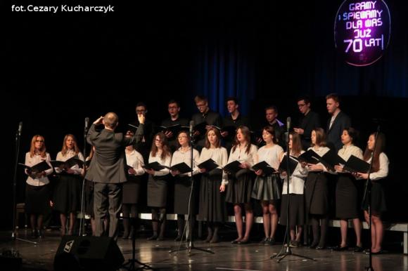 Grają i śpiewają już 70 lat. Sto lat kutnowskiej Szkole Muzycznej!