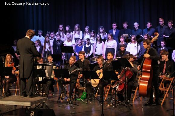 Grają i śpiewają już 70 lat. Sto lat kutnowskiej Szkole Muzycznej!