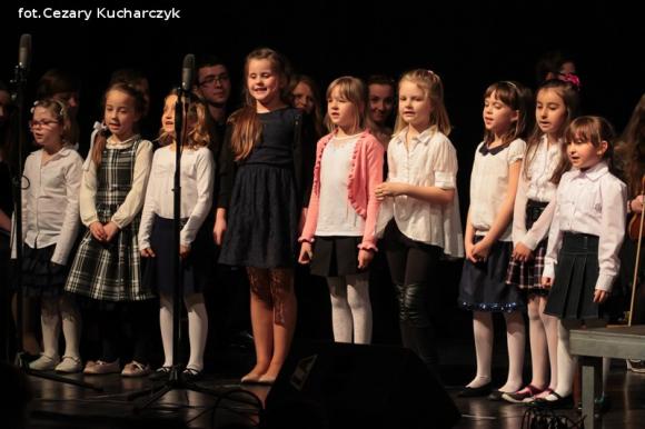 Grają i śpiewają już 70 lat. Sto lat kutnowskiej Szkole Muzycznej!