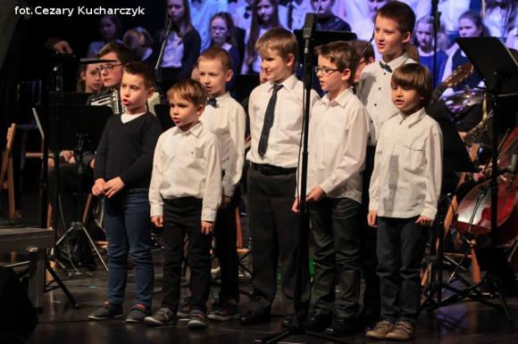 Grają i śpiewają już 70 lat. Sto lat kutnowskiej Szkole Muzycznej!