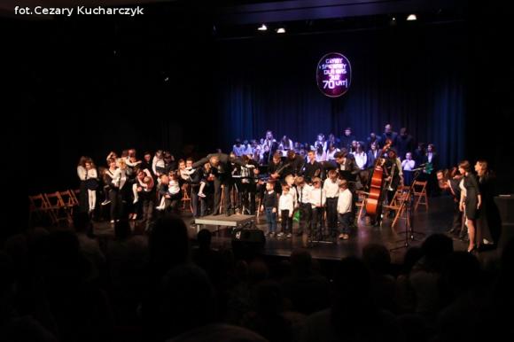 Grają i śpiewają już 70 lat. Sto lat kutnowskiej Szkole Muzycznej!
