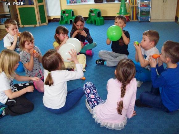 Czyste powietrze wokół nas. Dzieci z powiatu kutnowskiego biorą udział w akcji ekologicznej