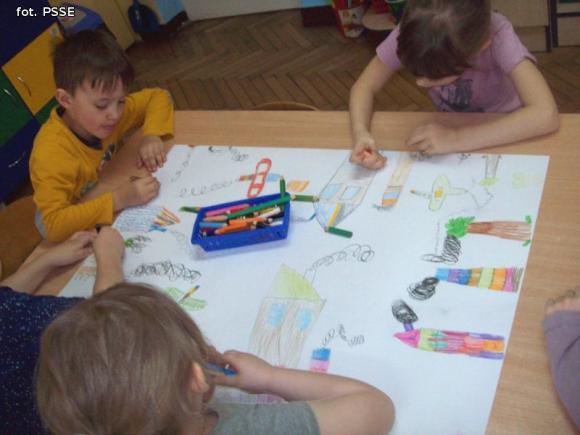 Czyste powietrze wokół nas. Dzieci z powiatu kutnowskiego biorą udział w akcji ekologicznej