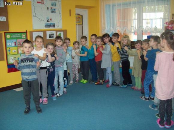 Czyste powietrze wokół nas. Dzieci z powiatu kutnowskiego biorą udział w akcji ekologicznej