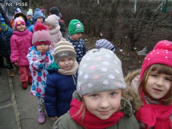 Czyste powietrze wokół nas. Dzieci z powiatu kutnowskiego biorą udział w akcji ekologicznej