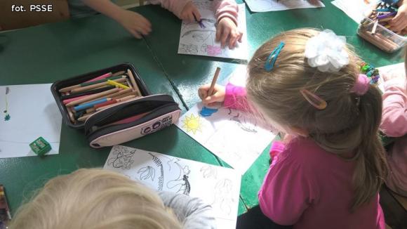 Czyste powietrze wokół nas. Dzieci z powiatu kutnowskiego biorą udział w akcji ekologicznej