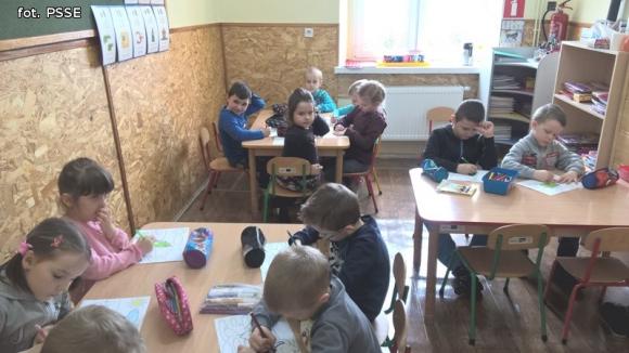 Czyste powietrze wokół nas. Dzieci z powiatu kutnowskiego biorą udział w akcji ekologicznej