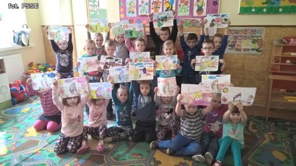 Czyste powietrze wokół nas. Dzieci z powiatu kutnowskiego biorą udział w akcji ekologicznej