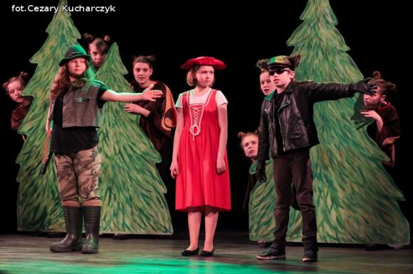 Czerwone kapturki. To już 53. premiera Puszka