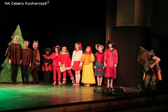 Czerwone kapturki. To już 53. premiera Puszka