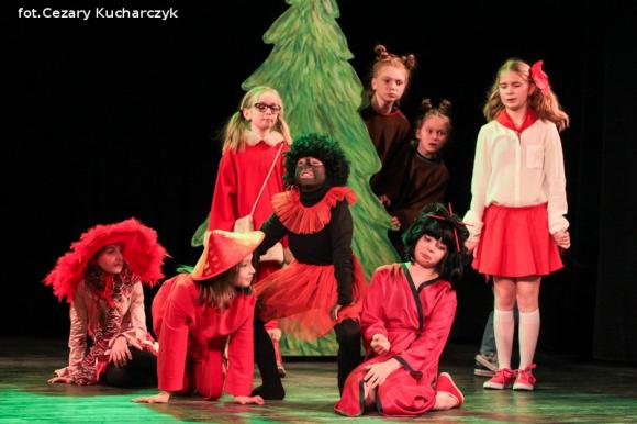 Czerwone kapturki. To już 53. premiera Puszka