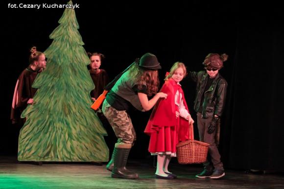 Czerwone kapturki. To już 53. premiera Puszka