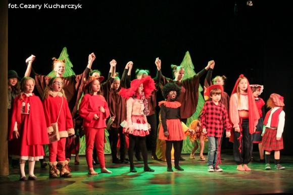 Czerwone kapturki. To już 53. premiera Puszka