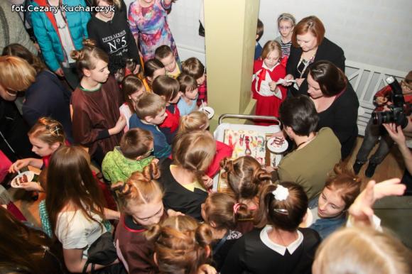 Czerwone kapturki. To już 53. premiera Puszka