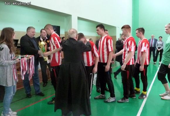 Ministranci z Żelaznej wygrali Grand Prix LSO Diecezji Łowickiej w Futsalu