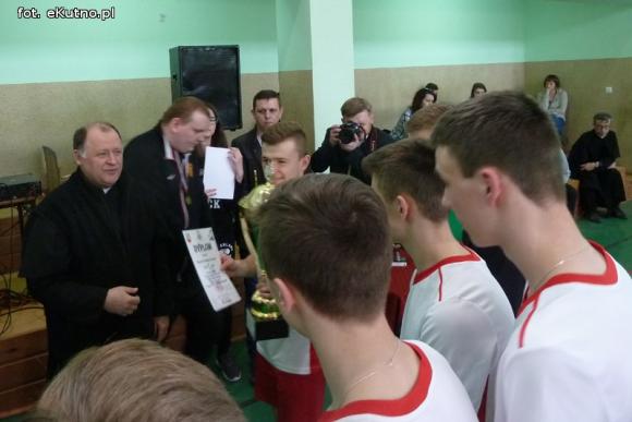 Ministranci z Żelaznej wygrali Grand Prix LSO Diecezji Łowickiej w Futsalu