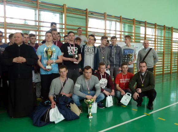 Ministranci z Żelaznej wygrali Grand Prix LSO Diecezji Łowickiej w Futsalu