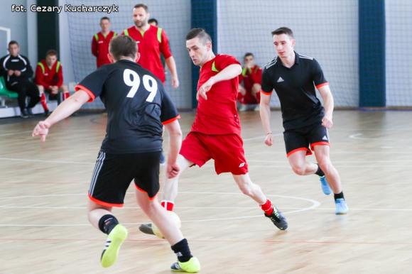 Zakończenie Kutnowskiej Amatorskiej Halowej Ligi Piłki Nożnej. Fotorelacja