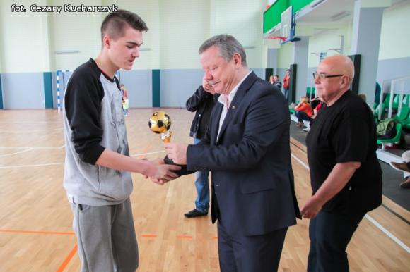 Zakończenie Kutnowskiej Amatorskiej Halowej Ligi Piłki Nożnej. Fotorelacja