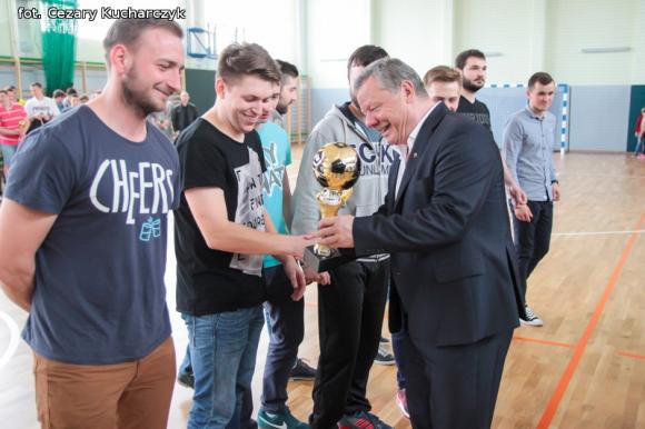 Zakończenie Kutnowskiej Amatorskiej Halowej Ligi Piłki Nożnej. Fotorelacja