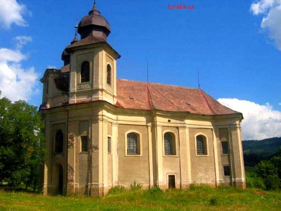 Weekend tuż, tuż ... Piękne czeskie kościoły, mniejszość cygańska i zapierające dech w piersiach widoki