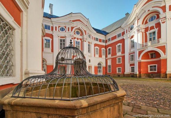 Weekend tuż, tuż ... Piękne czeskie kościoły, mniejszość cygańska i zapierające dech w piersiach widoki