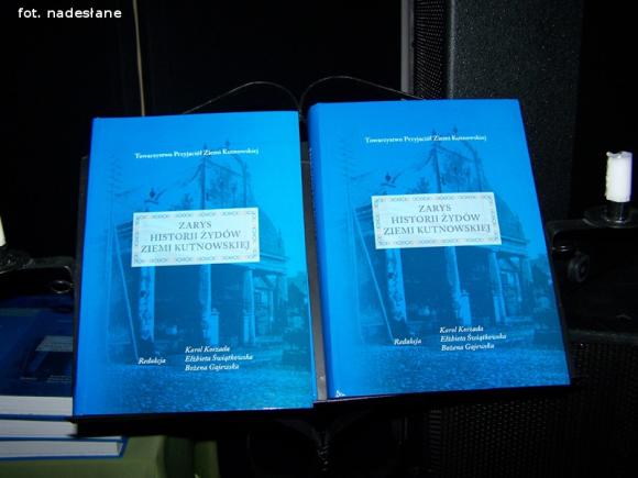 Na krawędzi pamięci... rzecz o  kutnowskich Żydach i bukiet żonkili