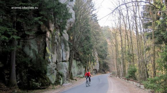 Majowy weekend tuż, tuż: Skalne Grzyby, tajemnicze labirynty, a na koniec wody lecznicze