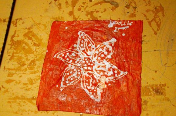 Warsztaty batiku w muzeum