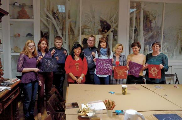 Warsztaty batiku w muzeum