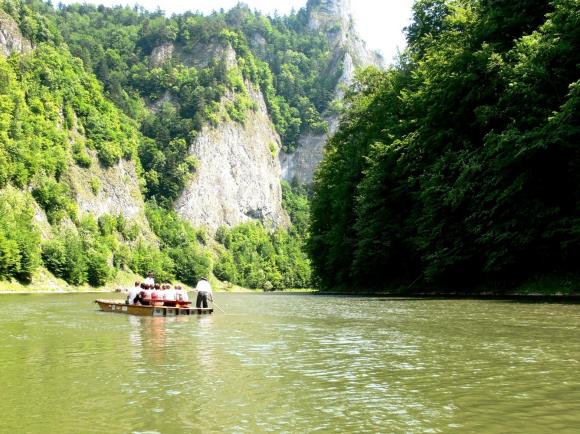 Majowy weekend tuż, tuż ... Spływ Dunajcem z pijanym słowackim flisakiem i piesza wędrówka Drogą Pienińską
