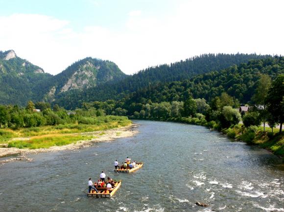 Majowy weekend tuż, tuż ... Spływ Dunajcem z pijanym słowackim flisakiem i piesza wędrówka Drogą Pienińską