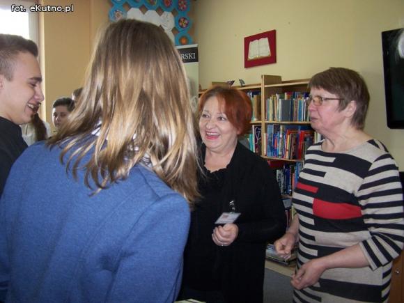 Gimnazjaliści - laureaci konkursu Pięknie być człowiekiem