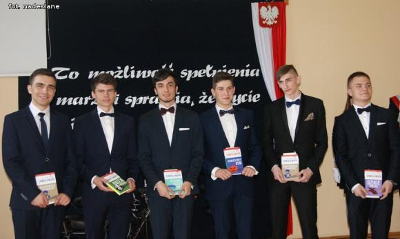 W życiu liczą się tylko chwile...W Kasprowiczu pożegnano tegorocznych absolwentów