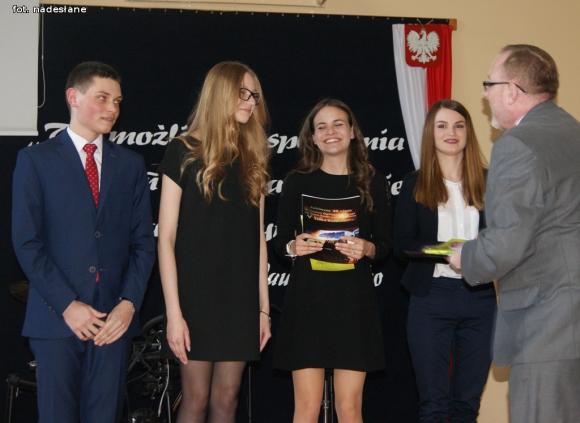 W życiu liczą się tylko chwile...W Kasprowiczu pożegnano tegorocznych absolwentów