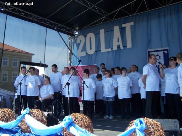 Godnie żyć, to cieszyć się wszystkim, co nas otacza