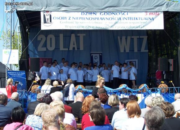 Godnie żyć, to cieszyć się wszystkim, co nas otacza