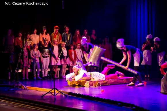 Premiera pełnej operowej trylogii obiadowej w wykonaniu Kutnopolitan Opera