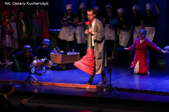 Premiera pełnej operowej trylogii obiadowej w wykonaniu Kutnopolitan Opera