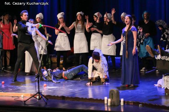 Premiera pełnej operowej trylogii obiadowej w wykonaniu Kutnopolitan Opera